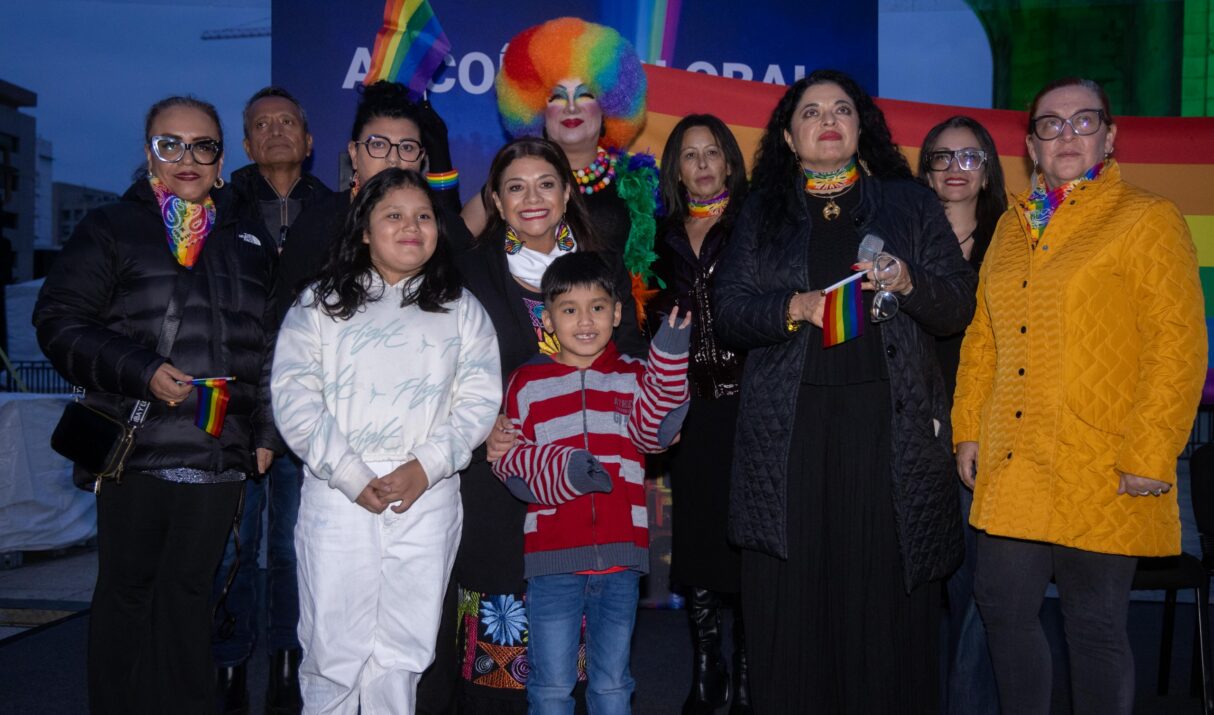 Con el encendido de la obra Arcoiris Global, la Ciudad De México manda un mensaje de diversidad y garantía de derechos: Clara Brugada